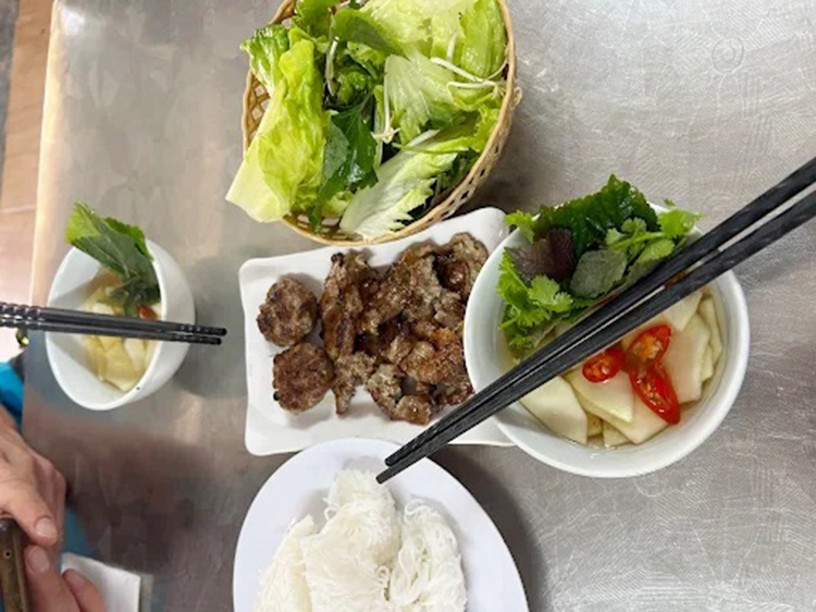Bún chả Hùng Vi - 55 Đinh Chương Dương, Thanh Hoá